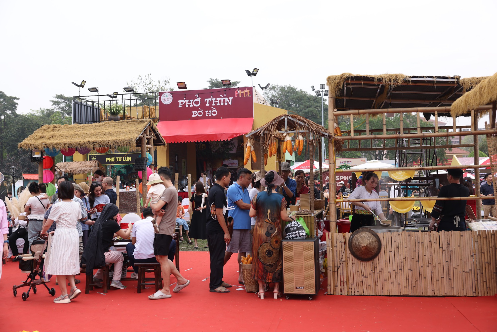 Festival Phở Việt 2025: Ngày hội tôn vinh tinh hoa Phở Việt, gìn giữ và quảng bá di sản trong kỷ nguyên số- Ảnh 4. Festival Phở Việt 2025: Ngày hội tôn vinh tinh hoa Phở Việt, gìn giữ và quảng bá di sản trong kỷ nguyên số- Ảnh 4.