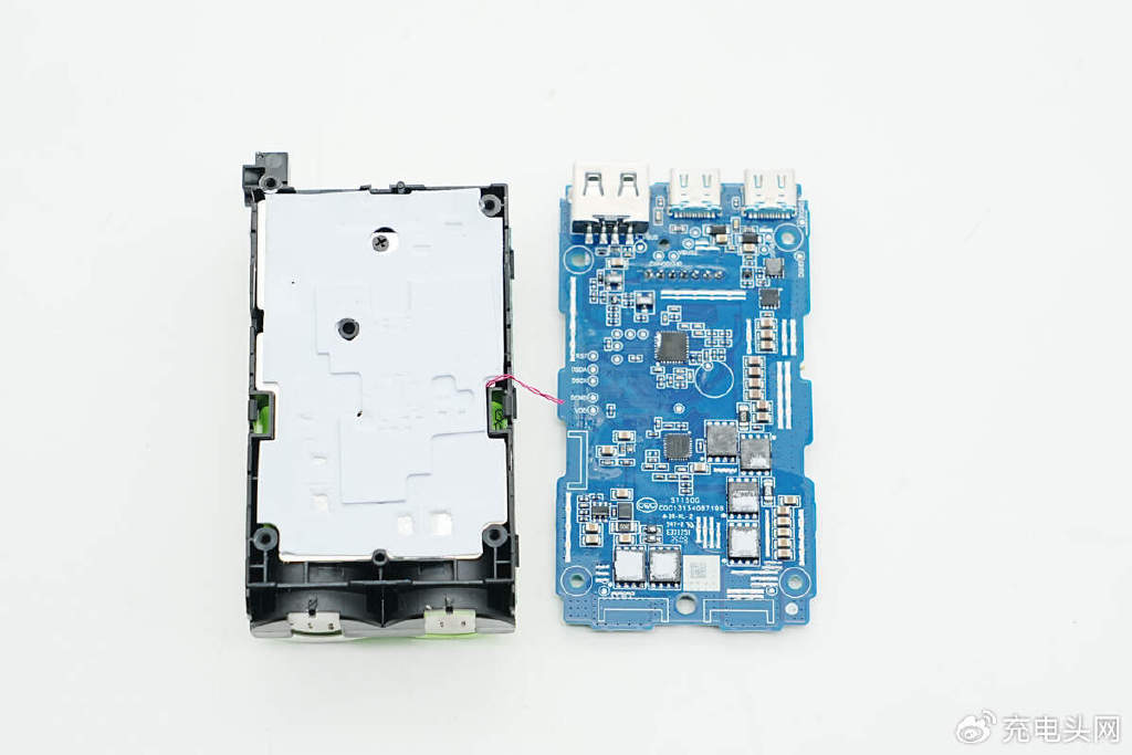 Đây là pin dự phòng nhỏ nhất, xịn nhất của Xiaomi: Dung lượng chỉ 10.000mAh thôi nhưng sạc được cả MacBook, tích hợp cả màn hình, móc khóa- Ảnh 18. Đây là pin dự phòng nhỏ nhất, xịn nhất của Xiaomi: Dung lượng chỉ 10.000mAh thôi nhưng sạc được cả MacBook, tích hợp cả màn hình, móc khóa- Ảnh 18.