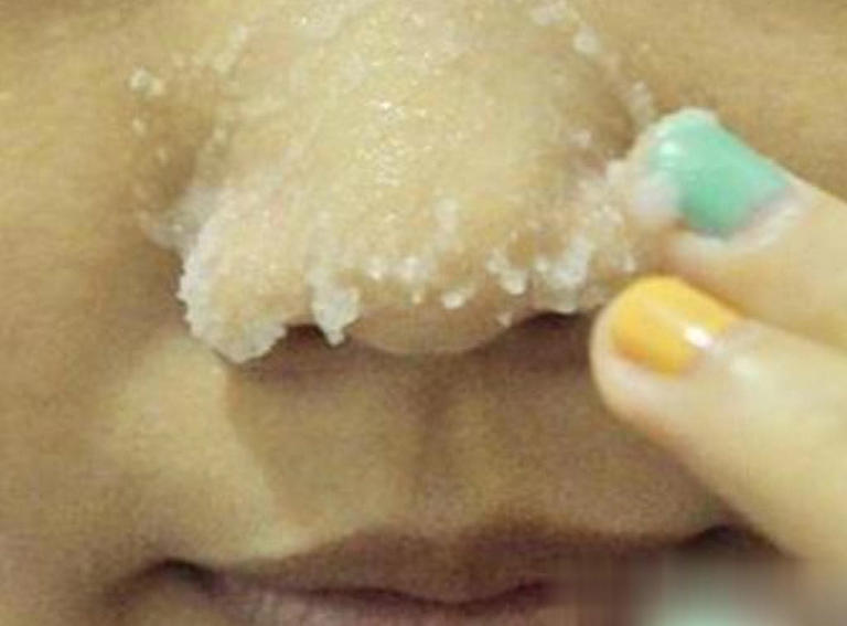 Xát muối lên mũi đem đến tác dụng "vàng mười", nắm thêm 5 mẹo này nữa bạn sẽ tiết kiệm cả "cây vàng"- Ảnh 1. Xát muối lên mũi đem đến tác dụng "vàng mười", nắm thêm 5 mẹo này nữa bạn sẽ tiết kiệm cả "cây vàng"- Ảnh 1.