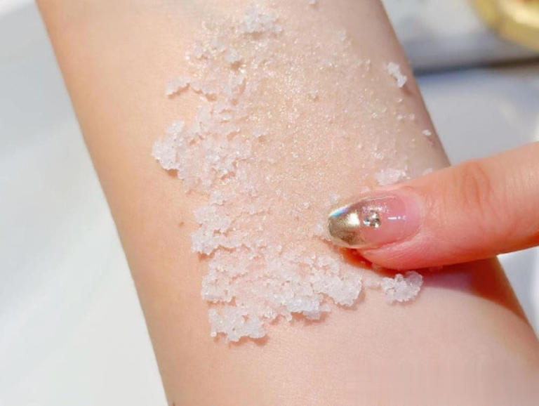 Xát muối lên mũi đem đến tác dụng "vàng mười", nắm thêm 5 mẹo này nữa bạn sẽ tiết kiệm cả "cây vàng"- Ảnh 3. Xát muối lên mũi đem đến tác dụng "vàng mười", nắm thêm 5 mẹo này nữa bạn sẽ tiết kiệm cả "cây vàng"- Ảnh 3.