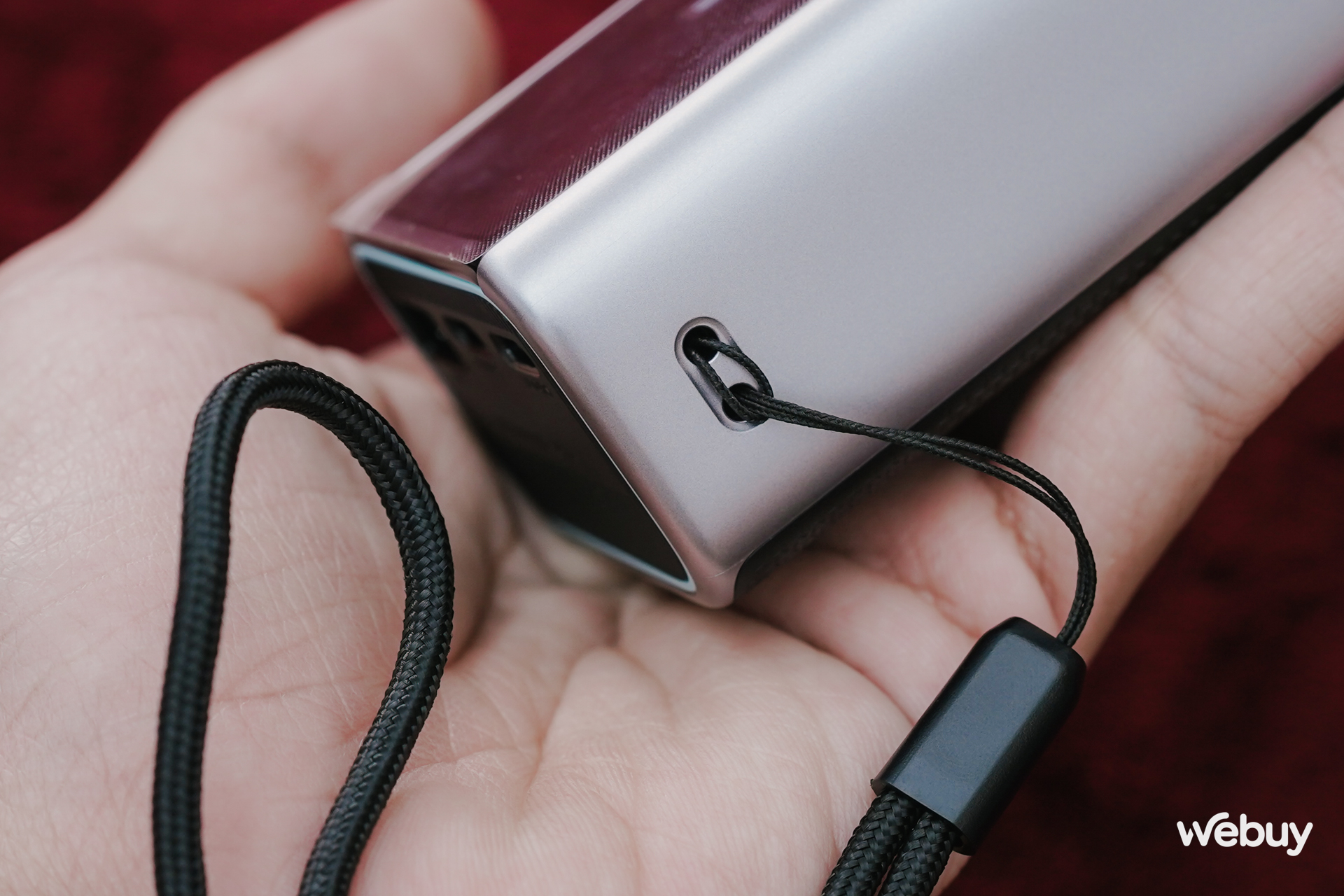 Đây là pin dự phòng nhỏ nhất, xịn nhất của Xiaomi: Dung lượng chỉ 10.000mAh thôi nhưng sạc được cả MacBook, tích hợp cả màn hình, móc khóa- Ảnh 8. Đây là pin dự phòng nhỏ nhất, xịn nhất của Xiaomi: Dung lượng chỉ 10.000mAh thôi nhưng sạc được cả MacBook, tích hợp cả màn hình, móc khóa- Ảnh 8.