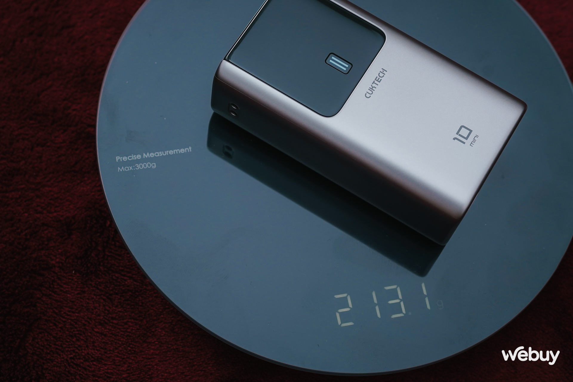 Đây là pin dự phòng nhỏ nhất, xịn nhất của Xiaomi: Dung lượng chỉ 10.000mAh thôi nhưng sạc được cả MacBook, tích hợp cả màn hình, móc khóa- Ảnh 3. Đây là pin dự phòng nhỏ nhất, xịn nhất của Xiaomi: Dung lượng chỉ 10.000mAh thôi nhưng sạc được cả MacBook, tích hợp cả màn hình, móc khóa- Ảnh 3.