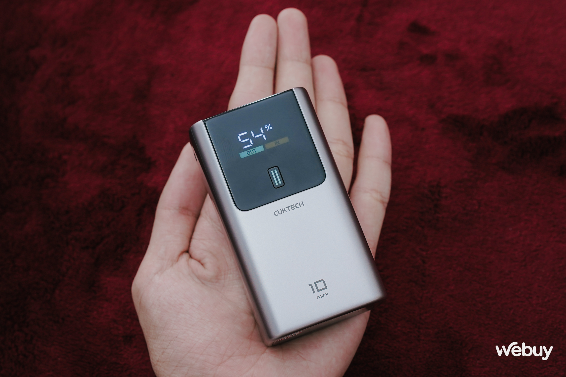 Đây là pin dự phòng nhỏ nhất, xịn nhất của Xiaomi: Dung lượng chỉ 10.000mAh thôi nhưng sạc được cả MacBook, tích hợp cả màn hình, móc khóa- Ảnh 2. Đây là pin dự phòng nhỏ nhất, xịn nhất của Xiaomi: Dung lượng chỉ 10.000mAh thôi nhưng sạc được cả MacBook, tích hợp cả màn hình, móc khóa- Ảnh 2.