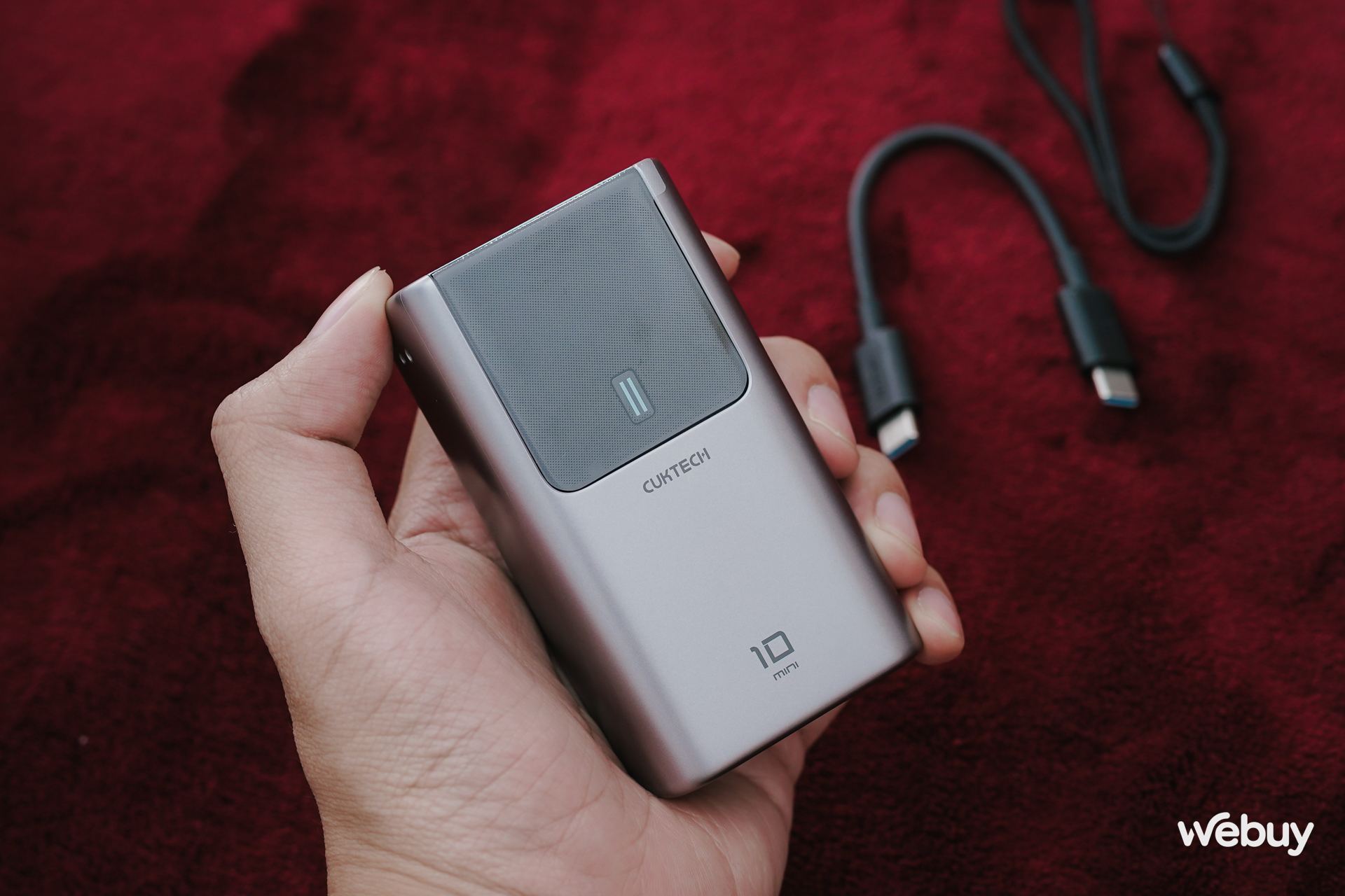 Đây là pin dự phòng nhỏ nhất, xịn nhất của Xiaomi: Dung lượng chỉ 10.000mAh thôi nhưng sạc được cả MacBook, tích hợp cả màn hình, móc khóa- Ảnh 9. Đây là pin dự phòng nhỏ nhất, xịn nhất của Xiaomi: Dung lượng chỉ 10.000mAh thôi nhưng sạc được cả MacBook, tích hợp cả màn hình, móc khóa- Ảnh 9.