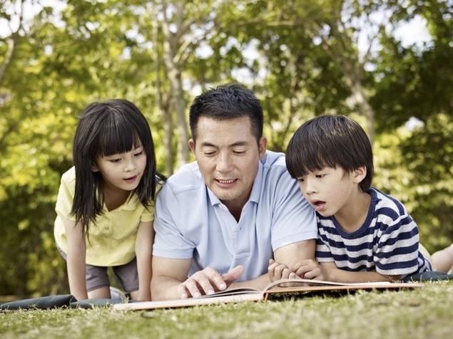 Dù có tiền hay không, cha mẹ cũng phải hào phóng với con cái ở 4 phương diện này: Con lớn lên tự tin, rạng rỡ, tương lai xán lạn - Ảnh 2. Dù có tiền hay không, cha mẹ cũng phải hào phóng với con cái ở 4 phương diện này: Con lớn lên tự tin, rạng rỡ, tương lai xán lạn - Ảnh 2.