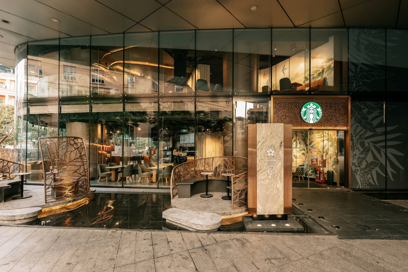Chiến lược khác biệt của Starbucks Vietnam năm 2025 - định vị trải nghiệm cà phê qua mô hình Reserve- Ảnh 1. Chiến lược khác biệt của Starbucks Vietnam năm 2025 - định vị trải nghiệm cà phê qua mô hình Reserve- Ảnh 1.