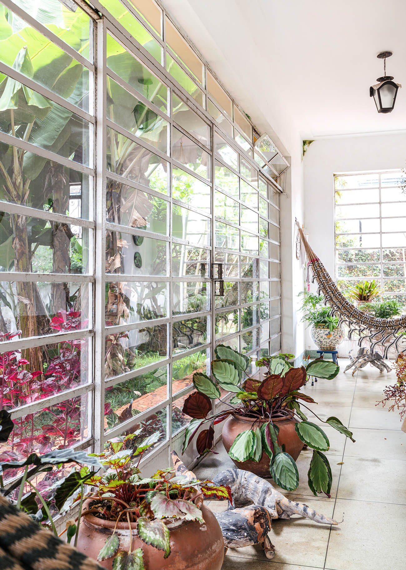 Từng trải qua bi kịch gia đình, người phụ nữ 56 tuổi sống một mình và khiến triệu người ngưỡng mộ với căn nhà nhỏ ấm cúng, đầy sức sống- Ảnh 9. Từng trải qua bi kịch gia đình, người phụ nữ 56 tuổi sống một mình và khiến triệu người ngưỡng mộ với căn nhà nhỏ ấm cúng, đầy sức sống- Ảnh 9.