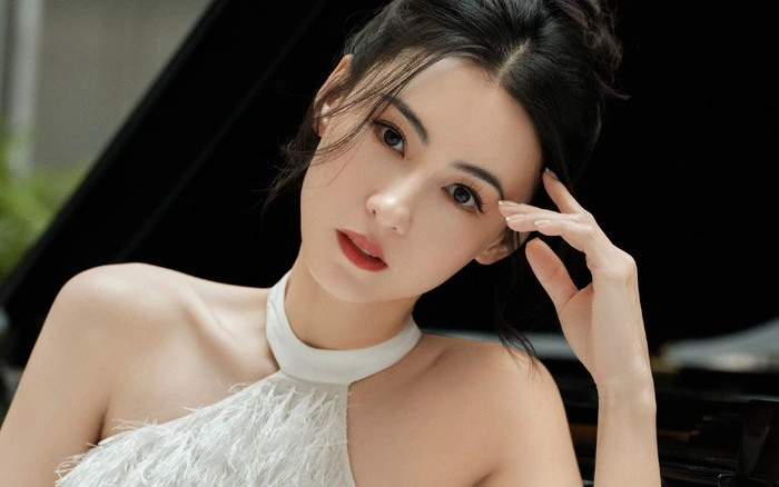 Trương Bá Chi tuổi 44 gây thương nhớ với làn da láng mịn ít lão hóa, hóa ra rất chăm làm 5 việc vào mùa hè để chống nắng, giữ trọn collagen- Ảnh 7. Trương Bá Chi tuổi 44 gây thương nhớ với làn da láng mịn ít lão hóa, hóa ra rất chăm làm 5 việc vào mùa hè để chống nắng, giữ trọn collagen- Ảnh 7.