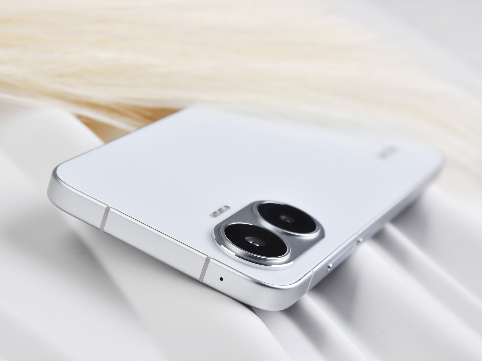 Ngắm kỹ điện thoại mới của Xiaomi: Pin khủng 7.550mAh "phá đảo" phân khúc, chip Snapdragon 8s Gen 4 cực mạnh, chống nước IP69, giá cực ngon- Ảnh 9. Ngắm kỹ điện thoại mới của Xiaomi: Pin khủng 7.550mAh "phá đảo" phân khúc, chip Snapdragon 8s Gen 4 cực mạnh, chống nước IP69, giá cực ngon- Ảnh 9.