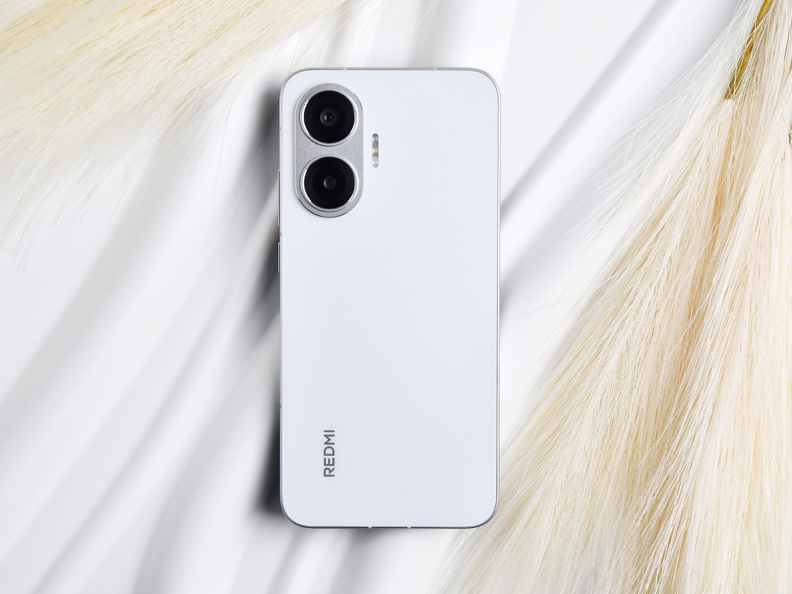 Ngắm kỹ điện thoại mới của Xiaomi: Pin khủng 7.550mAh "phá đảo" phân khúc, chip Snapdragon 8s Gen 4 cực mạnh, chống nước IP69, giá cực ngon- Ảnh 3. Ngắm kỹ điện thoại mới của Xiaomi: Pin khủng 7.550mAh "phá đảo" phân khúc, chip Snapdragon 8s Gen 4 cực mạnh, chống nước IP69, giá cực ngon- Ảnh 3.