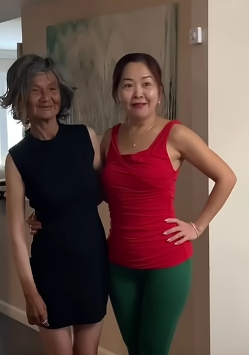 Nữ ca sĩ Việt bị bệnh, sống vỉa hè ở Mỹ: U70 bất ngờ diện đầm ngắn như thiếu nữ- Ảnh 2. Nữ ca sĩ Việt bị bệnh, sống vỉa hè ở Mỹ: U70 bất ngờ diện đầm ngắn như thiếu nữ- Ảnh 2.