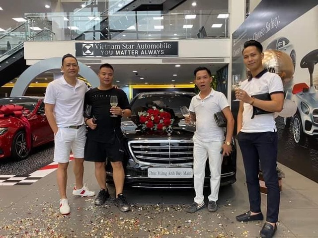 Mercedes-Benz lên tiếng vụ cháy xe của ca sĩ Duy Mạnh, phủ nhận phát ngôn ‘con chuột chịu trách nhiệm hình sự’- Ảnh 4. Mercedes-Benz lên tiếng vụ cháy xe của ca sĩ Duy Mạnh, phủ nhận phát ngôn ‘con chuột chịu trách nhiệm hình sự’- Ảnh 4.