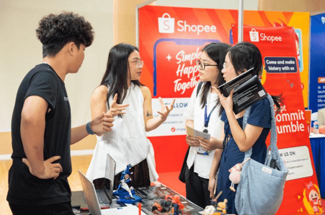 Amazon, AlphaSights, Bosch, Starbucks... và nhiều tập đoàn toàn cầu hội tụ Ngày hội Nghề nghiệp VinUni 2025- Ảnh 1.