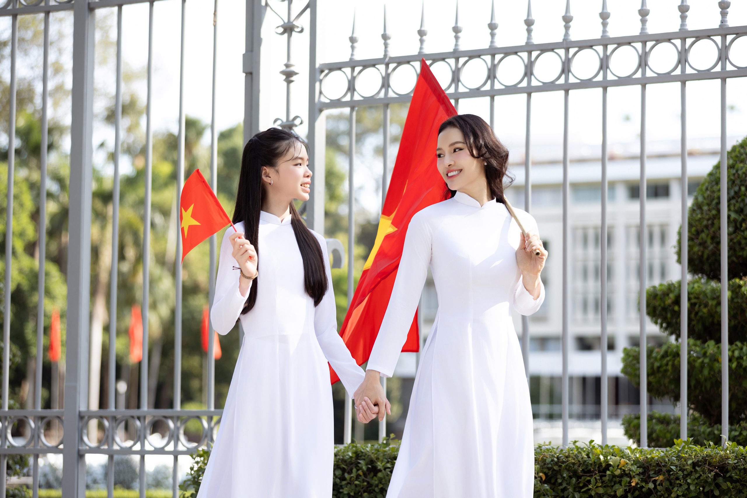 Phương Trinh Jolie: "Mia học trường quốc tế nhưng tôi luôn dạy con gái mình về lịch sử Việt Nam"- Ảnh 1. Phương Trinh Jolie: "Mia học trường quốc tế nhưng tôi luôn dạy con gái mình về lịch sử Việt Nam"- Ảnh 1.