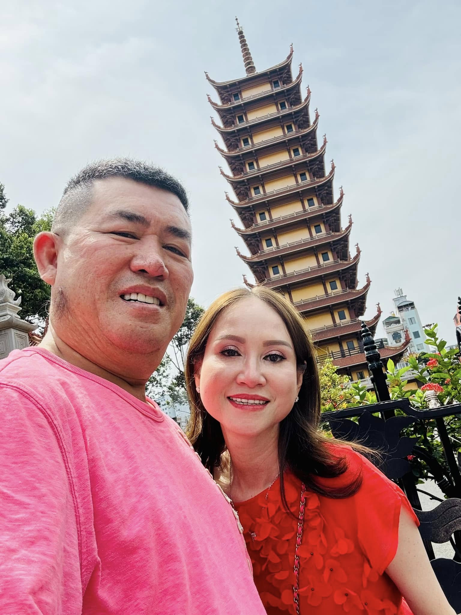 Nam nghệ sĩ sở hữu biệt thự 2 mặt tiền 17 tỷ ở quận Bình Thạnh, sống xa vợ đẹp, hôn nhân vẫn mặn nồng- Ảnh 5. Nam nghệ sĩ sở hữu biệt thự 2 mặt tiền 17 tỷ ở quận Bình Thạnh, sống xa vợ đẹp, hôn nhân vẫn mặn nồng- Ảnh 5.