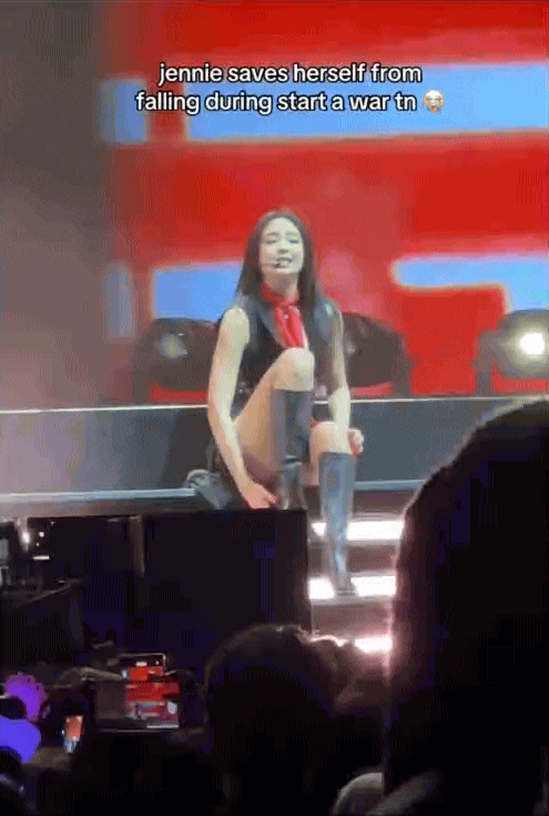 Sự cố của Jennie suýt gây ra “thảm họa” tại Coachella- Ảnh 3. Sự cố của Jennie suýt gây ra “thảm họa” tại Coachella- Ảnh 3.