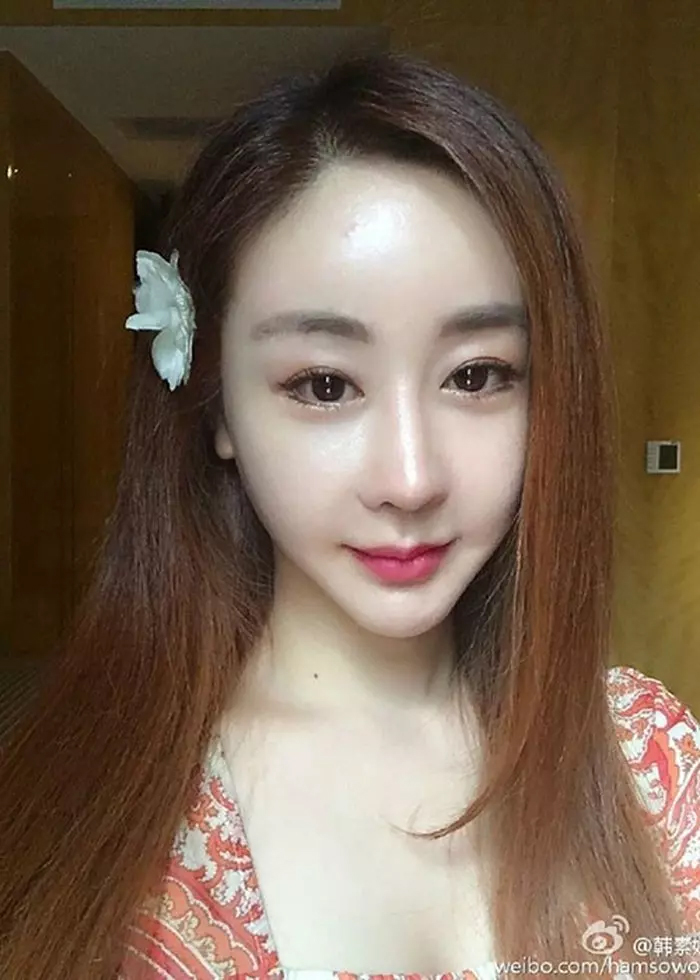 Mỹ nhân phim "Sex Is Zero" U50 da căng bóng: Bí mật ở mẹo dùng kem chống nắng và 2 loại nước bơm collagen, loại số 1 bếp Việt luôn sẵn- Ảnh 4. Mỹ nhân phim "Sex Is Zero" U50 da căng bóng: Bí mật ở mẹo dùng kem chống nắng và 2 loại nước bơm collagen, loại số 1 bếp Việt luôn sẵn- Ảnh 4.