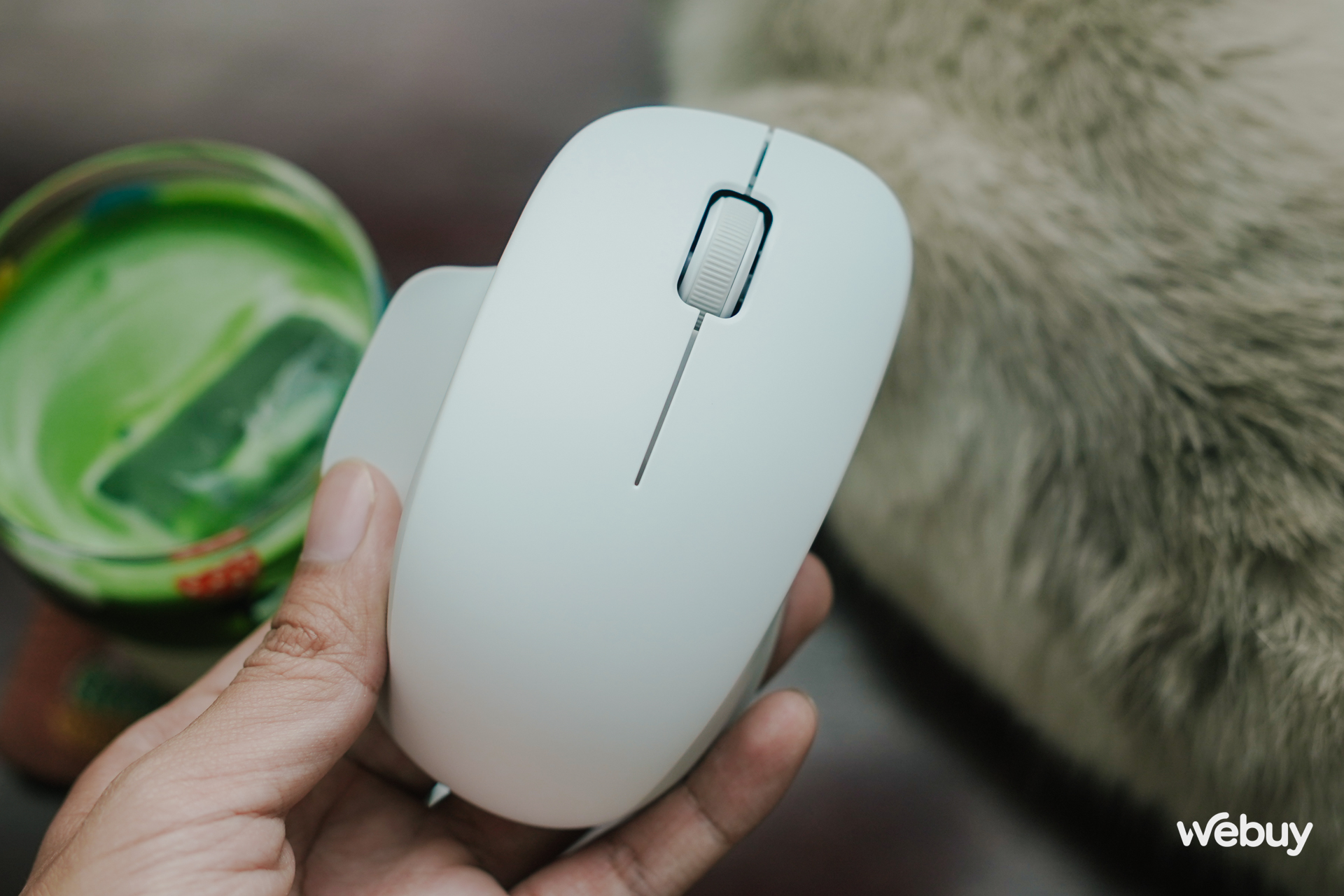 Dùng thử chuột công thái học giá chỉ 175.000 đồng của Xiaomi: Cầm nắm vừa tay, switch silent cực yên tĩnh, pin nửa dùng nửa năm- Ảnh 4. Dùng thử chuột công thái học giá chỉ 175.000 đồng của Xiaomi: Cầm nắm vừa tay, switch silent cực yên tĩnh, pin nửa dùng nửa năm- Ảnh 4.