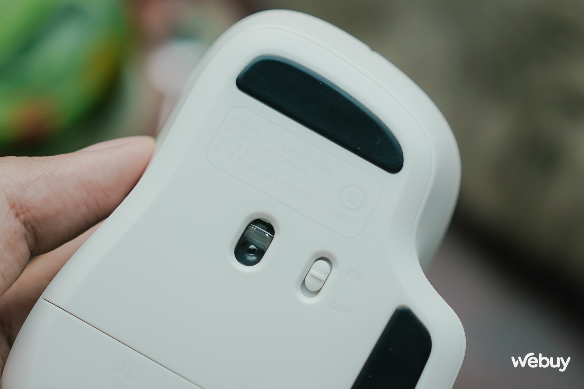 Dùng thử chuột công thái học giá chỉ 175.000 đồng của Xiaomi: Cầm nắm vừa tay, switch silent cực yên tĩnh, pin nửa dùng nửa năm- Ảnh 17. Dùng thử chuột công thái học giá chỉ 175.000 đồng của Xiaomi: Cầm nắm vừa tay, switch silent cực yên tĩnh, pin nửa dùng nửa năm- Ảnh 17.