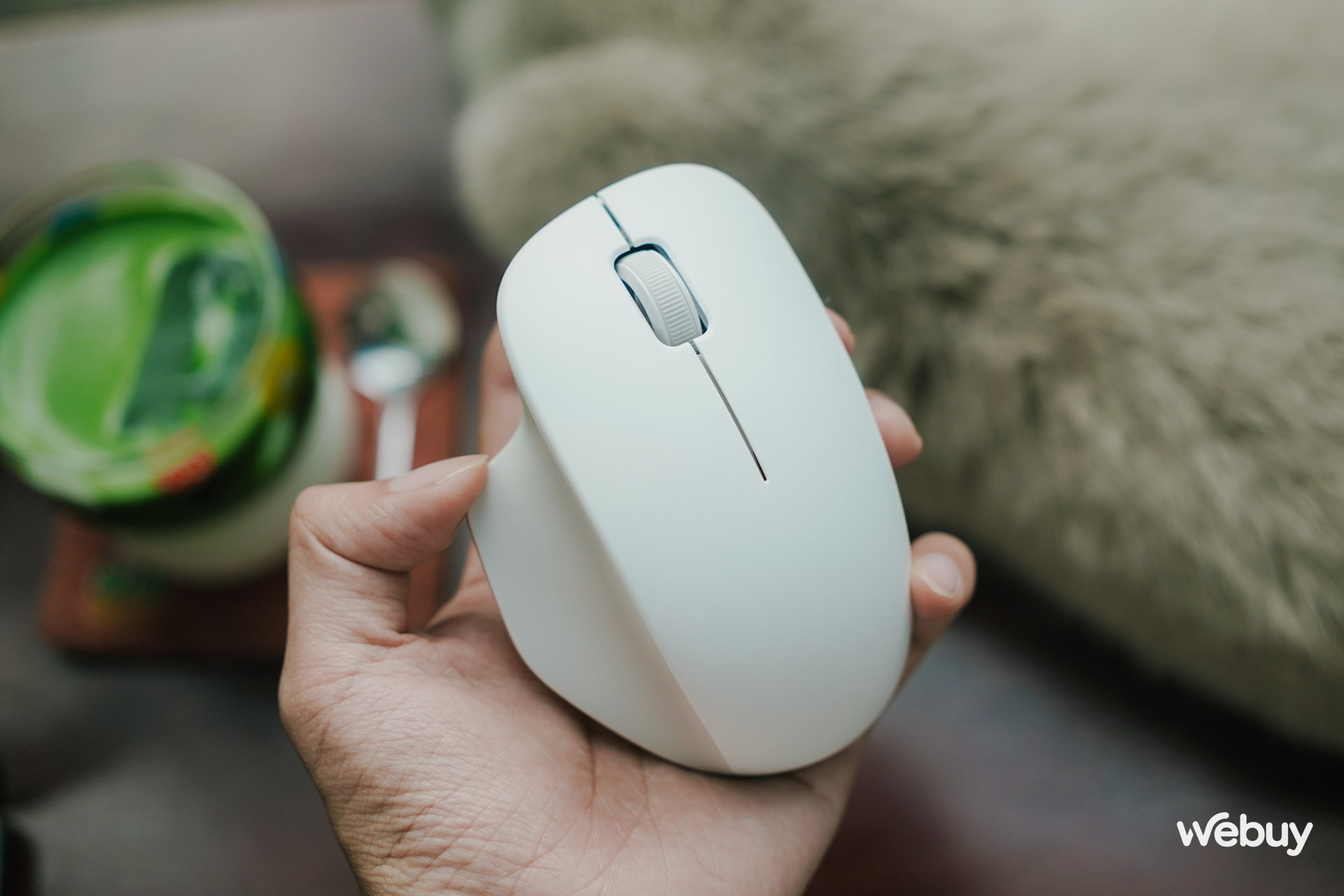 Dùng thử chuột công thái học giá chỉ 175.000 đồng của Xiaomi: Cầm nắm vừa tay, switch silent cực yên tĩnh, pin nửa dùng nửa năm- Ảnh 2. Dùng thử chuột công thái học giá chỉ 175.000 đồng của Xiaomi: Cầm nắm vừa tay, switch silent cực yên tĩnh, pin nửa dùng nửa năm- Ảnh 2.