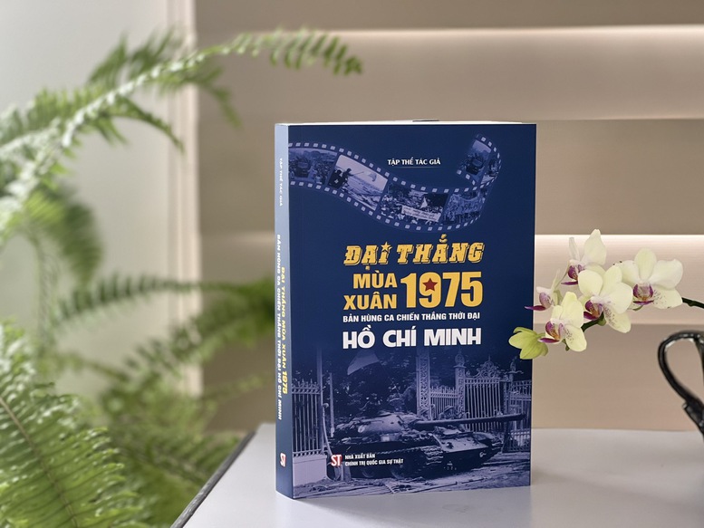 Nhiều ấn phẩm có giá trị ra mắt chào mừng 50 năm Giải phóng miền Nam- Ảnh 1. Nhiều ấn phẩm có giá trị ra mắt chào mừng 50 năm Giải phóng miền Nam- Ảnh 1.