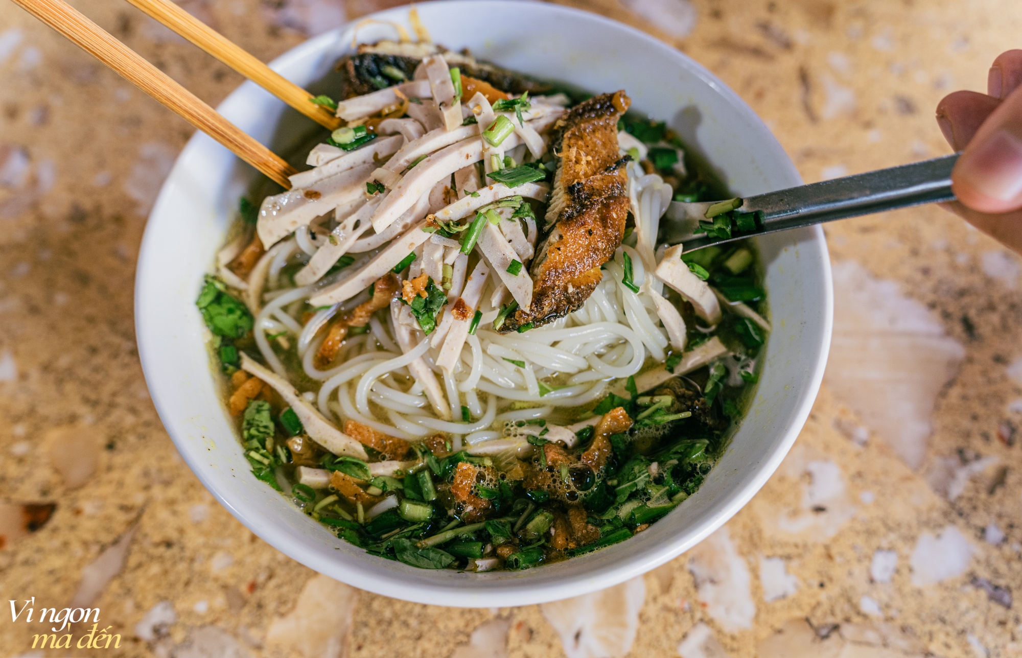 Đi Hưng Yên không biết ăn gì? Nhất định phải thử bún thang lươn và bánh cuốn Mễ Sở, 2 món ăn mộc mạc nhưng đặc biệt gây thương nhớ- Ảnh 15. Đi Hưng Yên không biết ăn gì? Nhất định phải thử bún thang lươn và bánh cuốn Mễ Sở, 2 món ăn mộc mạc nhưng đặc biệt gây thương nhớ- Ảnh 15.