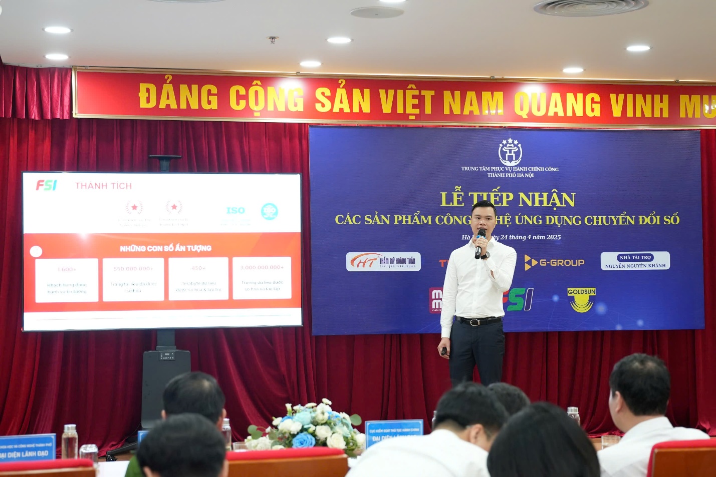 FSI trao tặng Hệ thống số hóa D-IONE cho Trung tâm phục vụ HCC Hà Nội- Ảnh 2. FSI trao tặng Hệ thống số hóa D-IONE cho Trung tâm phục vụ HCC Hà Nội- Ảnh 2.