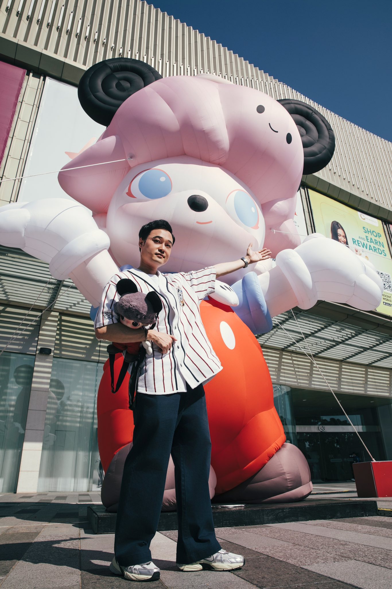 DIMOO Giant Balloon lần đầu tiên ra mắt tại Việt Nam- Ảnh 1. DIMOO Giant Balloon lần đầu tiên ra mắt tại Việt Nam- Ảnh 1.
