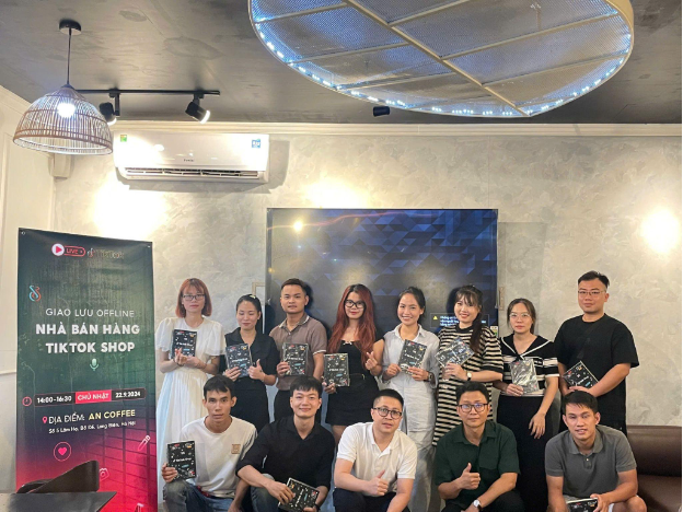 Từ online đến offline, TikTokHood mở rộng hỗ trợ cho cộng đồng bán hàng cùng TikTok Shop- Ảnh 2. Từ online đến offline, TikTokHood mở rộng hỗ trợ cho cộng đồng bán hàng cùng TikTok Shop- Ảnh 2.