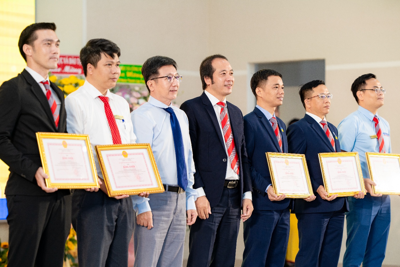 HUTECH đón nhận Cờ Thi đua của Chính phủ tại Lễ kỷ niệm 30 năm thành lập- Ảnh 6. HUTECH đón nhận Cờ Thi đua của Chính phủ tại Lễ kỷ niệm 30 năm thành lập- Ảnh 6.
