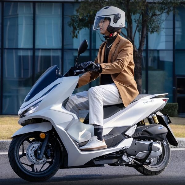 Honda PCX160 2025: Bản nâng cấp toàn diện có xứng đáng với kỳ vọng tại Việt Nam?- Ảnh 6. Honda PCX160 2025: Bản nâng cấp toàn diện có xứng đáng với kỳ vọng tại Việt Nam?- Ảnh 6.