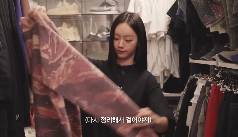 Không mê Lee Hyeri đời không nể: Người lạ khen túi là cho luôn, giàu vậy mà vẫn dùng đồ giản dị- Ảnh 20. Không mê Lee Hyeri đời không nể: Người lạ khen túi là cho luôn, giàu vậy mà vẫn dùng đồ giản dị- Ảnh 20.