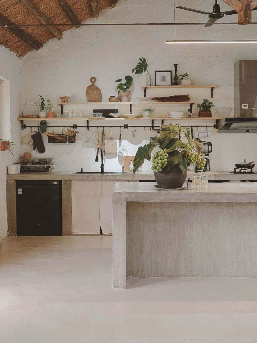 Rời xa thành phố, cặp đôi chọn thuê đảo hoang 20.000m² để sống an nhàn “dưỡng già”: Ai cũng mơ ước nhưng không phải ai cũng đủ dũng cảm để thực hiện!- Ảnh 12. Rời xa thành phố, cặp đôi chọn thuê đảo hoang 20.000m² để sống an nhàn “dưỡng già”: Ai cũng mơ ước nhưng không phải ai cũng đủ dũng cảm để thực hiện!- Ảnh 12.