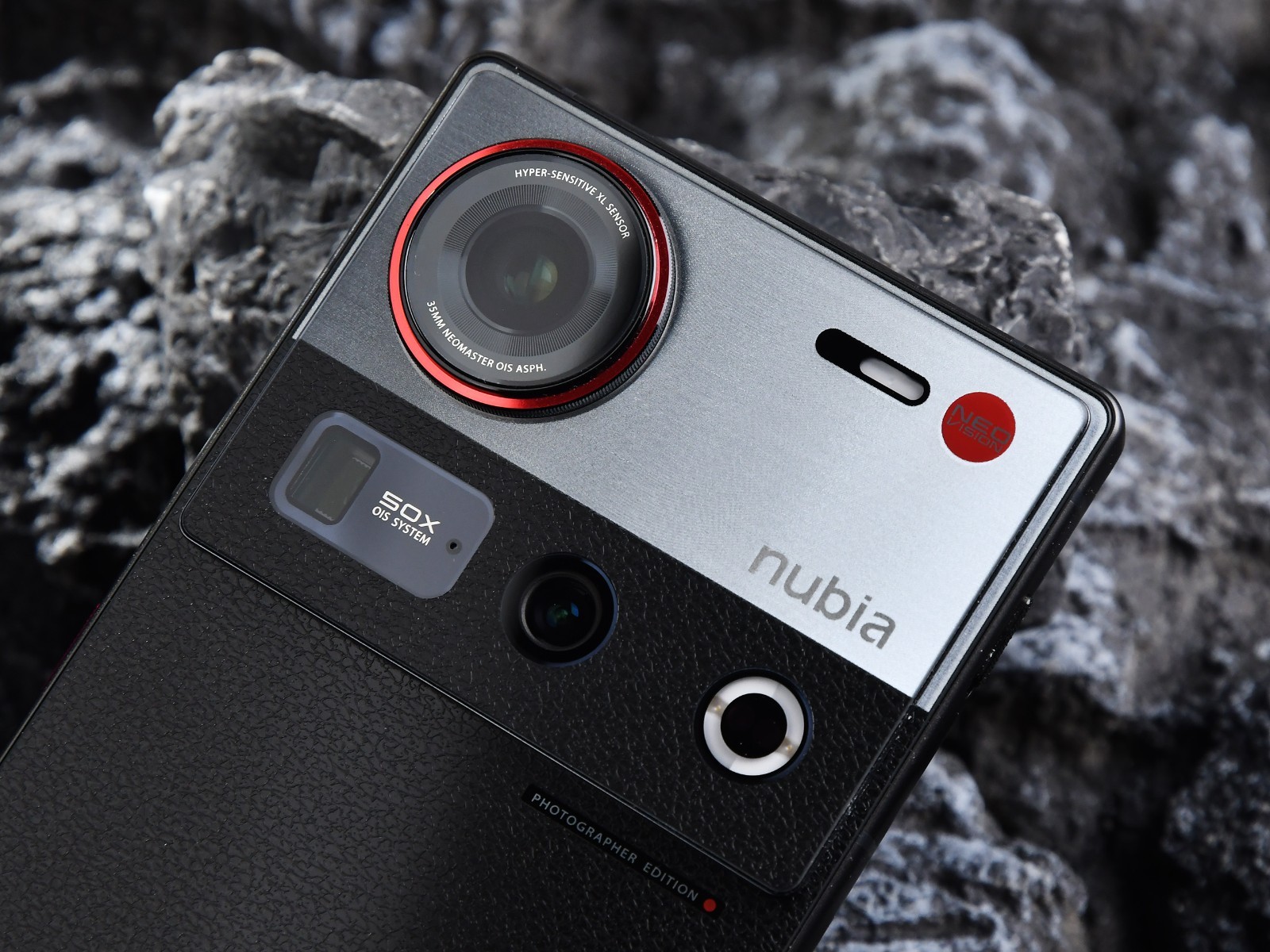 nubia Z70S Ultra ra mắt: Chip Snapdragon 8 Elite, camera có nút chụp riêng, pin 6.600mAh, sở hữu một tính năng mà 99% smartphone ngày nay không có- Ảnh 2. nubia Z70S Ultra ra mắt: Chip Snapdragon 8 Elite, camera có nút chụp riêng, pin 6.600mAh, sở hữu một tính năng mà 99% smartphone ngày nay không có- Ảnh 2.