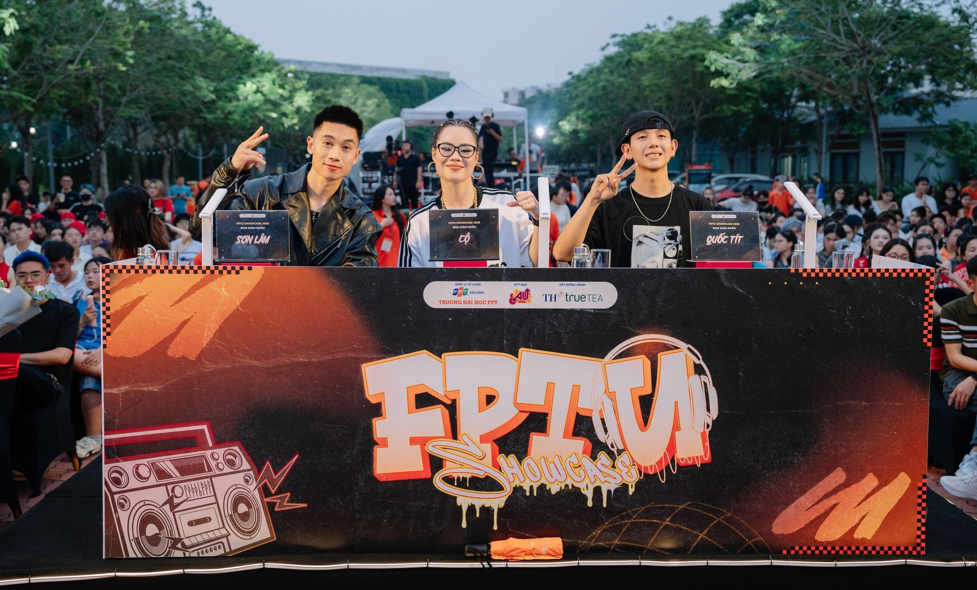 Chung kết FPTU Showcase 2025: Bữa tiệc vũ đạo bùng cháy, nơi GenZ “cất cánh” cùng đam mê- Ảnh 4. Chung kết FPTU Showcase 2025: Bữa tiệc vũ đạo bùng cháy, nơi GenZ “cất cánh” cùng đam mê- Ảnh 4.