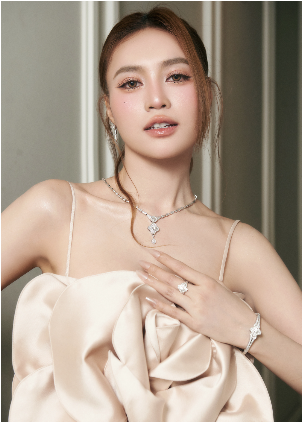 Giải mã sức hút của Ninh Dương Lan Ngọc tại sự kiện thời trang hot bậc nhất tháng 4- Ảnh 9. Giải mã sức hút của Ninh Dương Lan Ngọc tại sự kiện thời trang hot bậc nhất tháng 4- Ảnh 9.