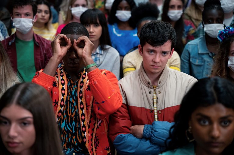 Xem phim "Sex Education", cuối cùng tôi cũng nhận ra tại sao con trai bị bạn bè ghét bỏ- Ảnh 1.