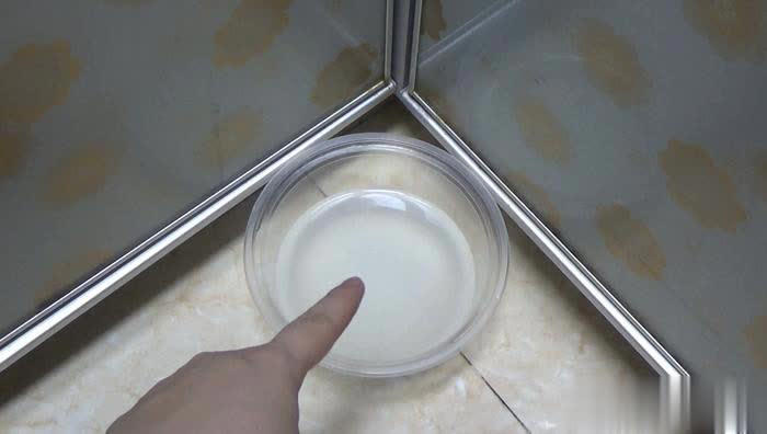Trộn đường trắng với bột giặt đặt khắp nhà, hiệu quả "vàng mười" khiến tôi bất ngờ- Ảnh 1. Trộn đường trắng với bột giặt đặt khắp nhà, hiệu quả "vàng mười" khiến tôi bất ngờ- Ảnh 1.