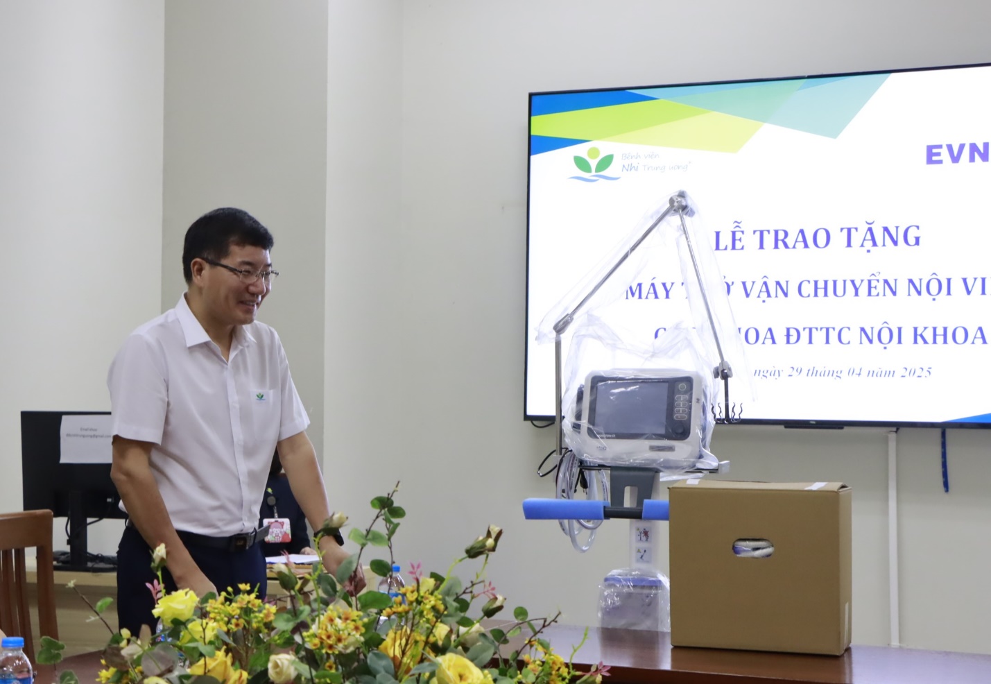 EVNFinance trao tặng máy thở di động hiện đại cho Bệnh viện Nhi Trung ương- Ảnh 1. EVNFinance trao tặng máy thở di động hiện đại cho Bệnh viện Nhi Trung ương- Ảnh 1.