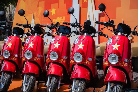 Triển lãm “50 Hành trình - Một Tương lai Xanh”: 50 xe máy điện VinFast độc bản kể về cội nguồn và hành trình vươn mình của Việt Nam- Ảnh 9. Triển lãm “50 Hành trình - Một Tương lai Xanh”: 50 xe máy điện VinFast độc bản kể về cội nguồn và hành trình vươn mình của Việt Nam- Ảnh 9.