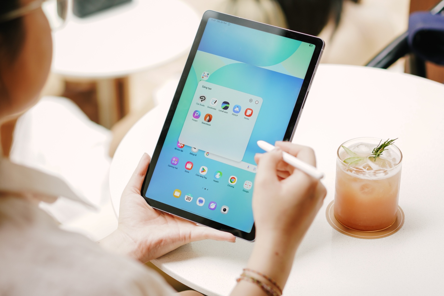 Không cần laptop, Galaxy Tab S10 FE+ là tất cả những gì bạn cần để sáng tạo- Ảnh 5. Không cần laptop, Galaxy Tab S10 FE+ là tất cả những gì bạn cần để sáng tạo- Ảnh 5.
