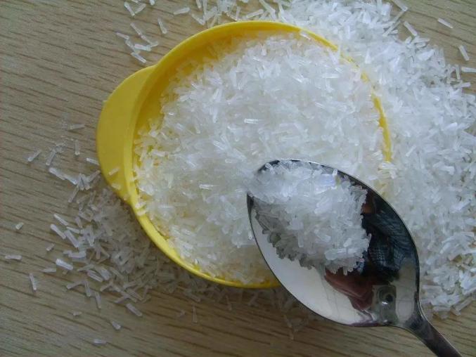 Nấu ăn thêm bột ngọt khi nào tốt nhất? Nhiều người làm sai khiến món ăn mất ngon, thêm độc hại sức khỏe- Ảnh 1.