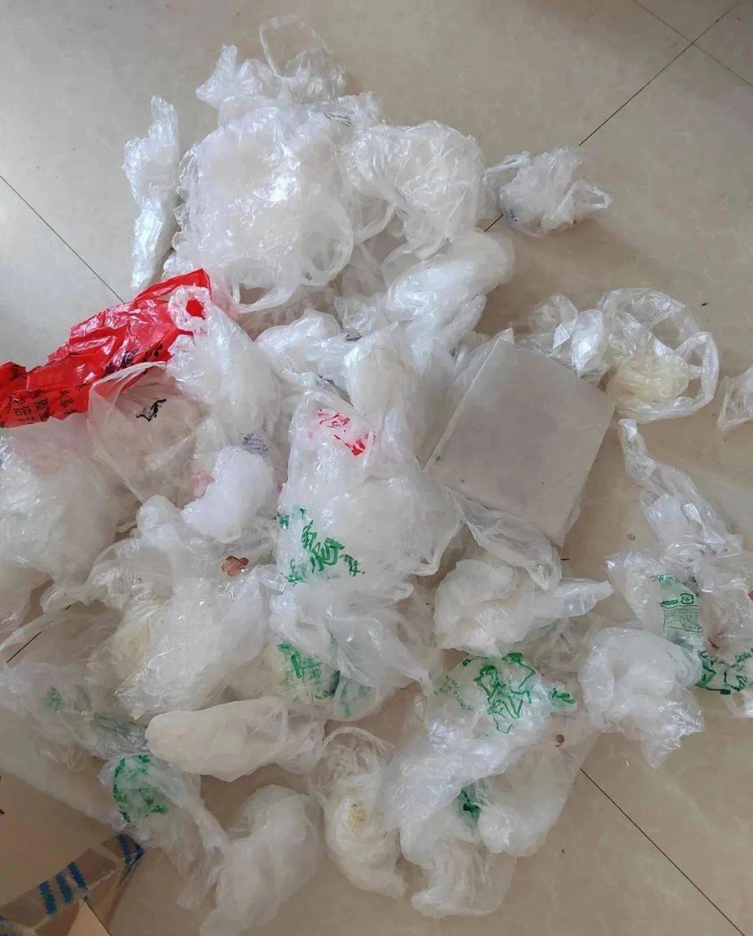 4 đồ vật quen thuộc trong nhà đang âm thầm biến tổ ấm thành "ổ bệnh", đừng tiếc rẻ mà giữ lại- Ảnh 3. 4 đồ vật quen thuộc trong nhà đang âm thầm biến tổ ấm thành "ổ bệnh", đừng tiếc rẻ mà giữ lại- Ảnh 3.