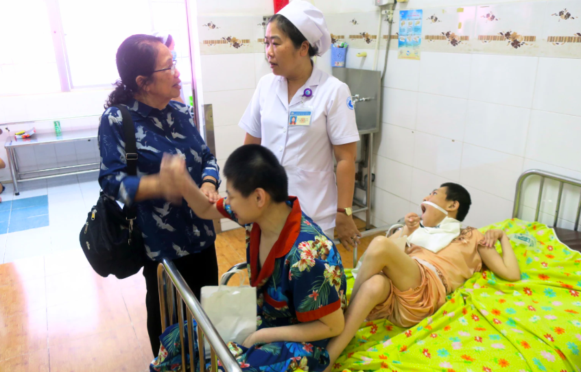 GS.BS Nguyễn Thị Ngọc Phượng: Người phụ nữ 2 lần từ chối sang Pháp để ở lại chữa lành vết thương chiến tranh và mở lối cho IVF Việt Nam- Ảnh 11. GS.BS Nguyễn Thị Ngọc Phượng: Người phụ nữ 2 lần từ chối sang Pháp để ở lại chữa lành vết thương chiến tranh và mở lối cho IVF Việt Nam- Ảnh 11.