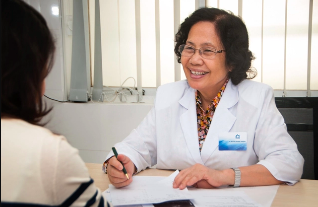 GS.BS Nguyễn Thị Ngọc Phượng: Người phụ nữ 2 lần từ chối sang Pháp để ở lại chữa lành vết thương chiến tranh và mở lối cho IVF Việt Nam- Ảnh 3. GS.BS Nguyễn Thị Ngọc Phượng: Người phụ nữ 2 lần từ chối sang Pháp để ở lại chữa lành vết thương chiến tranh và mở lối cho IVF Việt Nam- Ảnh 3.