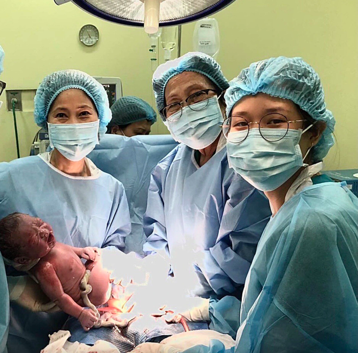 GS.BS Nguyễn Thị Ngọc Phượng: Người phụ nữ 2 lần từ chối sang Pháp để ở lại chữa lành vết thương chiến tranh và mở lối cho IVF Việt Nam- Ảnh 9. GS.BS Nguyễn Thị Ngọc Phượng: Người phụ nữ 2 lần từ chối sang Pháp để ở lại chữa lành vết thương chiến tranh và mở lối cho IVF Việt Nam- Ảnh 9.