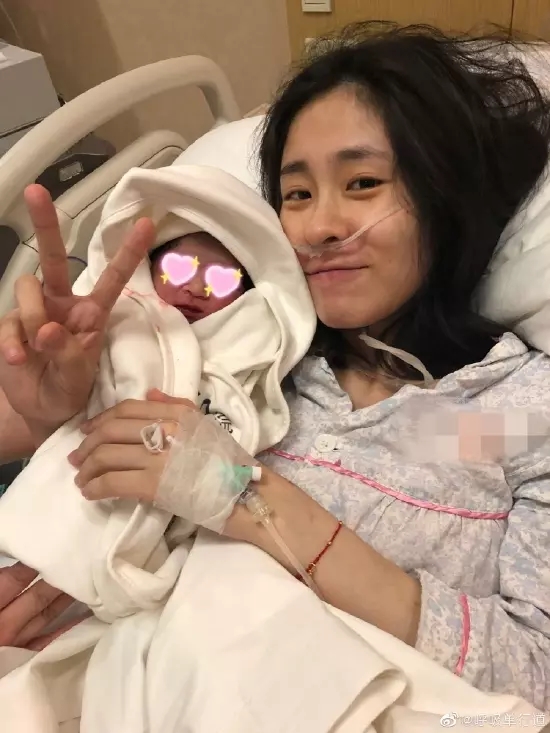 Nữ hoàng nhạc phim bị “phong sát ngầm” vì có con với nam thần Cbiz, vượt lên nghịch cảnh khôi phục danh tiếng nhờ Triệu Lệ Dĩnh? - Ảnh 3. Nữ hoàng nhạc phim bị “phong sát ngầm” vì có con với nam thần Cbiz, vượt lên nghịch cảnh khôi phục danh tiếng nhờ Triệu Lệ Dĩnh? - Ảnh 3.