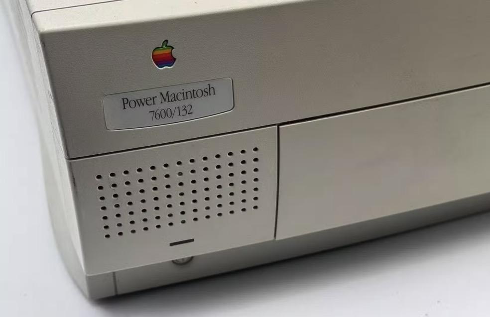 Apple từng tạo ra chiếc máy chẳng giống phong cách của Apple chút nào – Steve Jobs là người kết thúc nó- Ảnh 1. Apple từng tạo ra chiếc máy chẳng giống phong cách của Apple chút nào – Steve Jobs là người kết thúc nó- Ảnh 1.