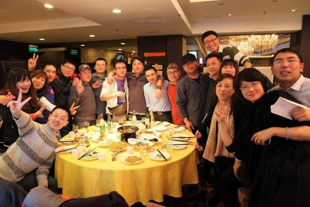 Nghịch lý của buổi họp lớp: 3 kiểu người luôn có mặt, 3 kiểu dù mời thế nào cũng không đến- Ảnh 1. Nghịch lý của buổi họp lớp: 3 kiểu người luôn có mặt, 3 kiểu dù mời thế nào cũng không đến- Ảnh 1.