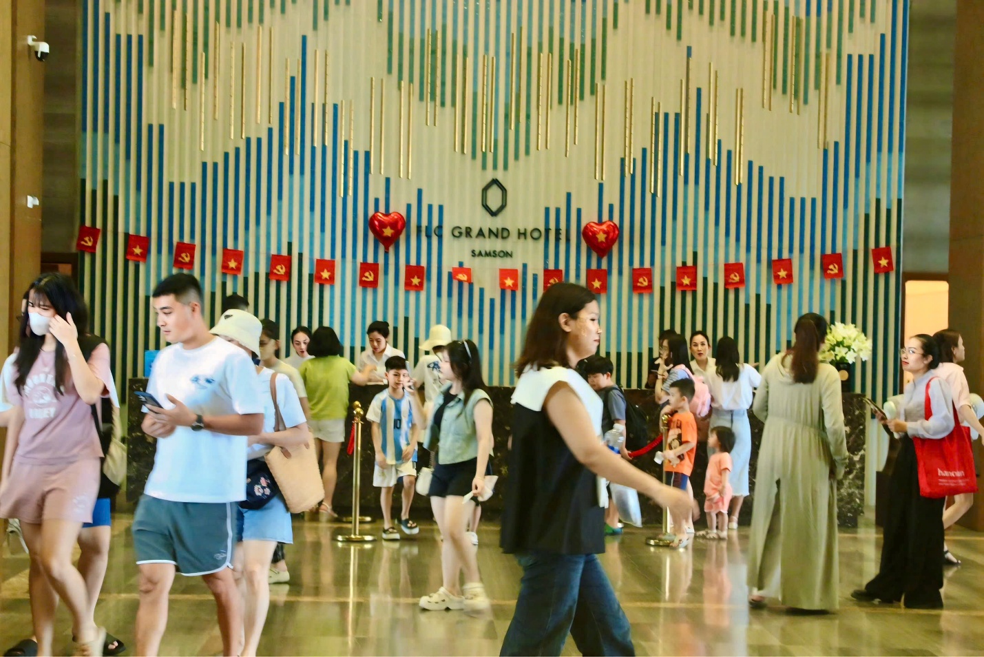 FLC Hotels & Resorts đạt công suất phòng ấn tượng dịp lễ 30/4 – 1/5, sẵn sàng cho mùa hè bùng nổ- Ảnh 1. FLC Hotels & Resorts đạt công suất phòng ấn tượng dịp lễ 30/4 – 1/5, sẵn sàng cho mùa hè bùng nổ- Ảnh 1.